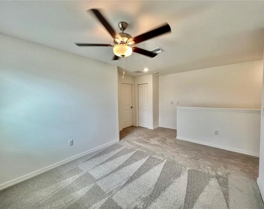 4704 Tuscan Loon Drive - Photo Thumbnail 13