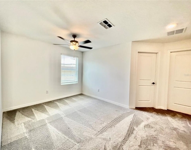 4704 Tuscan Loon Drive - Photo Thumbnail 12