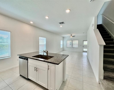 4704 Tuscan Loon Drive - Photo Thumbnail 7