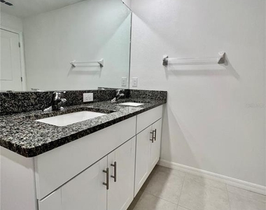 4704 Tuscan Loon Drive - Photo Thumbnail 18
