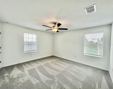 4704 Tuscan Loon Drive - Photo Thumbnail 16