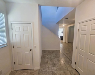 16073 Sonoma Grove Circle - Photo Thumbnail 4