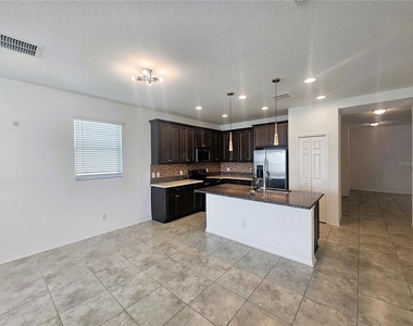 16073 Sonoma Grove Circle - Photo Thumbnail 7