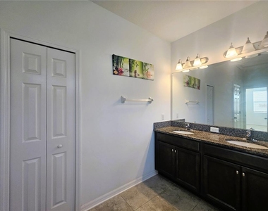 16073 Sonoma Grove Circle - Photo Thumbnail 14