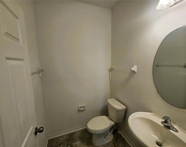 16073 Sonoma Grove Circle - Photo Thumbnail 19