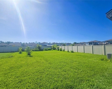 16073 Sonoma Grove Circle - Photo Thumbnail 32