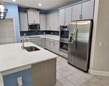 19379 Hawk Valley Drive - Photo Thumbnail 7