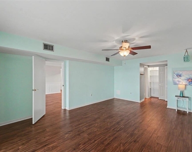 5108 Brittany Drive S - Photo Thumbnail 16