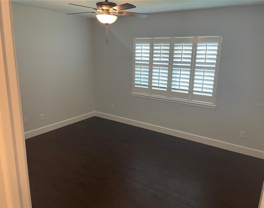 633 Bosphorous Avenue - Photo Thumbnail 12