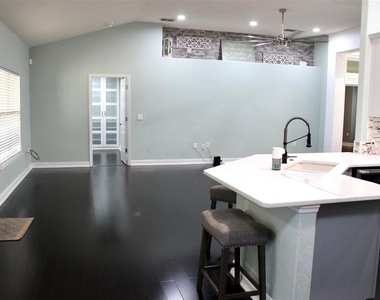 1555 Blue Sky Boulevard - Photo Thumbnail 4