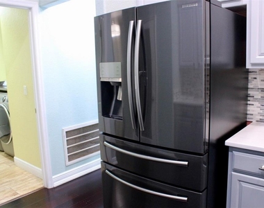1555 Blue Sky Boulevard - Photo Thumbnail 6