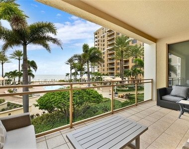 470 Mandalay Avenue - Photo Thumbnail 4