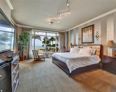 470 Mandalay Avenue - Photo Thumbnail 20