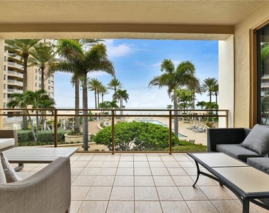 470 Mandalay Avenue - Photo Thumbnail 2