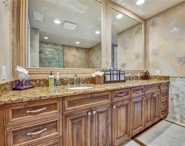 470 Mandalay Avenue - Photo Thumbnail 22