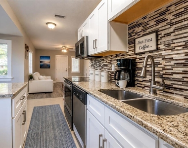 3641 3rd Avenue N - Photo Thumbnail 8