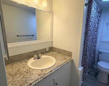 6811 Rochelle Avenue - Photo Thumbnail 14