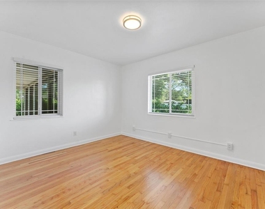 1419 Tyrone Boulevard N - Photo Thumbnail 11