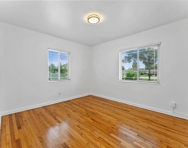 1419 Tyrone Boulevard N - Photo Thumbnail 14