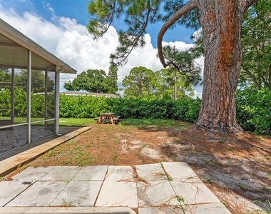 1419 Tyrone Boulevard N - Photo Thumbnail 27
