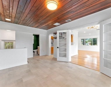 1419 Tyrone Boulevard N - Photo Thumbnail 8