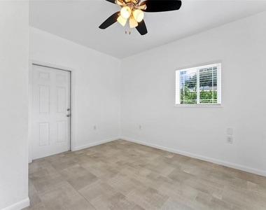 1419 Tyrone Boulevard N - Photo Thumbnail 18