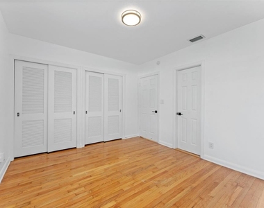 1419 Tyrone Boulevard N - Photo Thumbnail 10