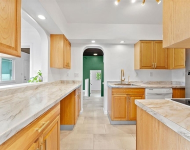 1419 Tyrone Boulevard N - Photo Thumbnail 4