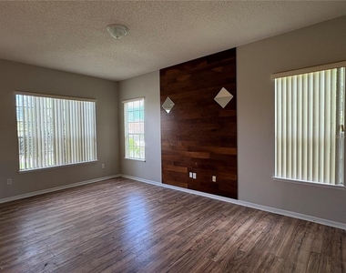 1219 Darnaby Way - Photo Thumbnail 6