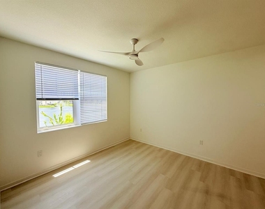 5563 Millenia Park Boulevard - Photo Thumbnail 10