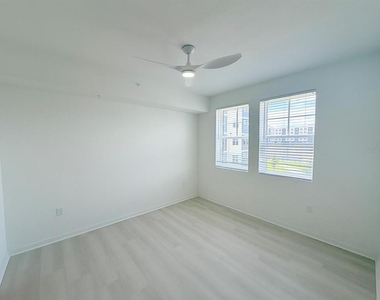 5563 Millenia Park Boulevard - Photo Thumbnail 11