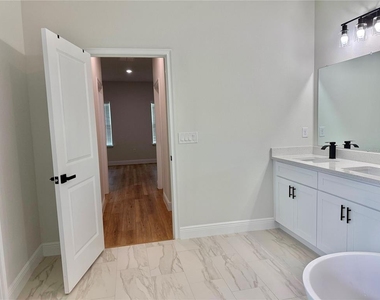 15690 Sw 49th Avenue Road - Photo Thumbnail 5