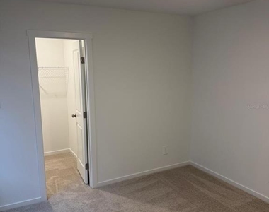 527 Artemis Street - Photo Thumbnail 7