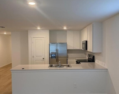 527 Artemis Street - Photo Thumbnail 18