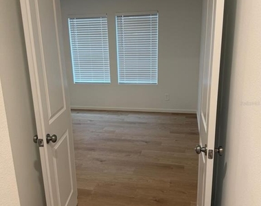 527 Artemis Street - Photo Thumbnail 9