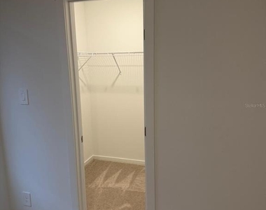 527 Artemis Street - Photo Thumbnail 6