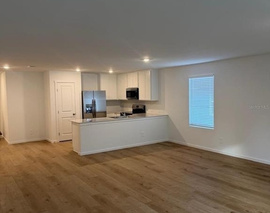 527 Artemis Street - Photo Thumbnail 16