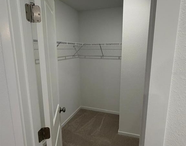 527 Artemis Street - Photo Thumbnail 22
