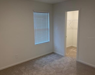527 Artemis Street - Photo Thumbnail 5