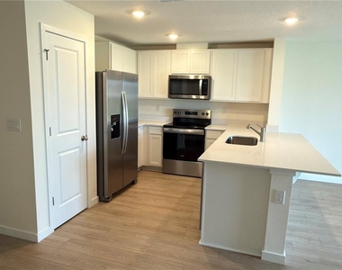 725 Preston Cove Drive - Photo Thumbnail 2