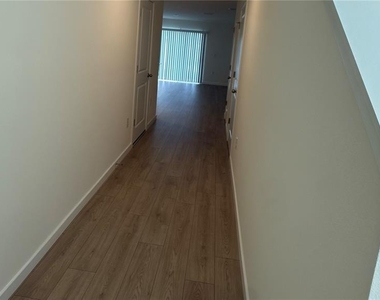 725 Preston Cove Drive - Photo Thumbnail 10