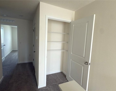 725 Preston Cove Drive - Photo Thumbnail 12