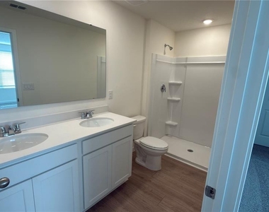 725 Preston Cove Drive - Photo Thumbnail 13