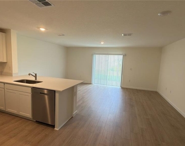 725 Preston Cove Drive - Photo Thumbnail 4