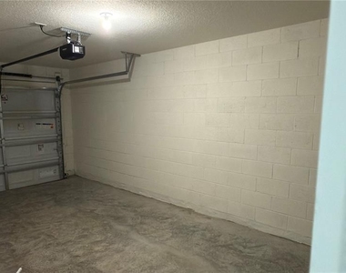 725 Preston Cove Drive - Photo Thumbnail 9