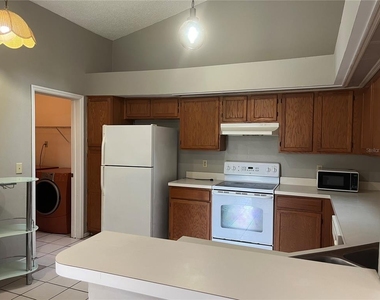 12269 Augusta Woods Circle - Photo Thumbnail 2