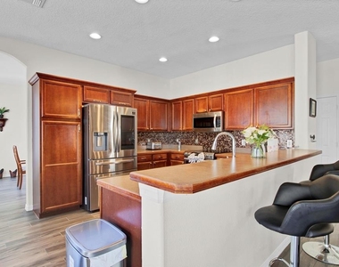 2262 Windcrest Lake Circle - Photo Thumbnail 7