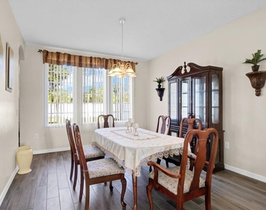2262 Windcrest Lake Circle - Photo Thumbnail 5
