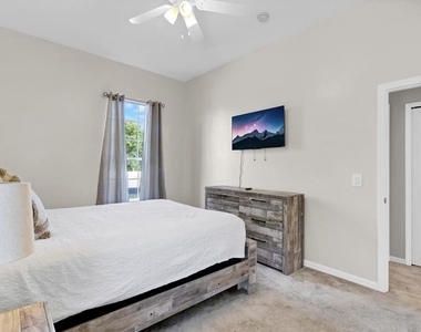 2262 Windcrest Lake Circle - Photo Thumbnail 25