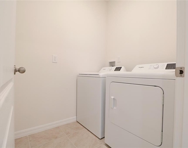 444 Taylor Groves Drive - Photo Thumbnail 20